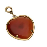 Colgante forma de corazón en oro amarillo y ágata.