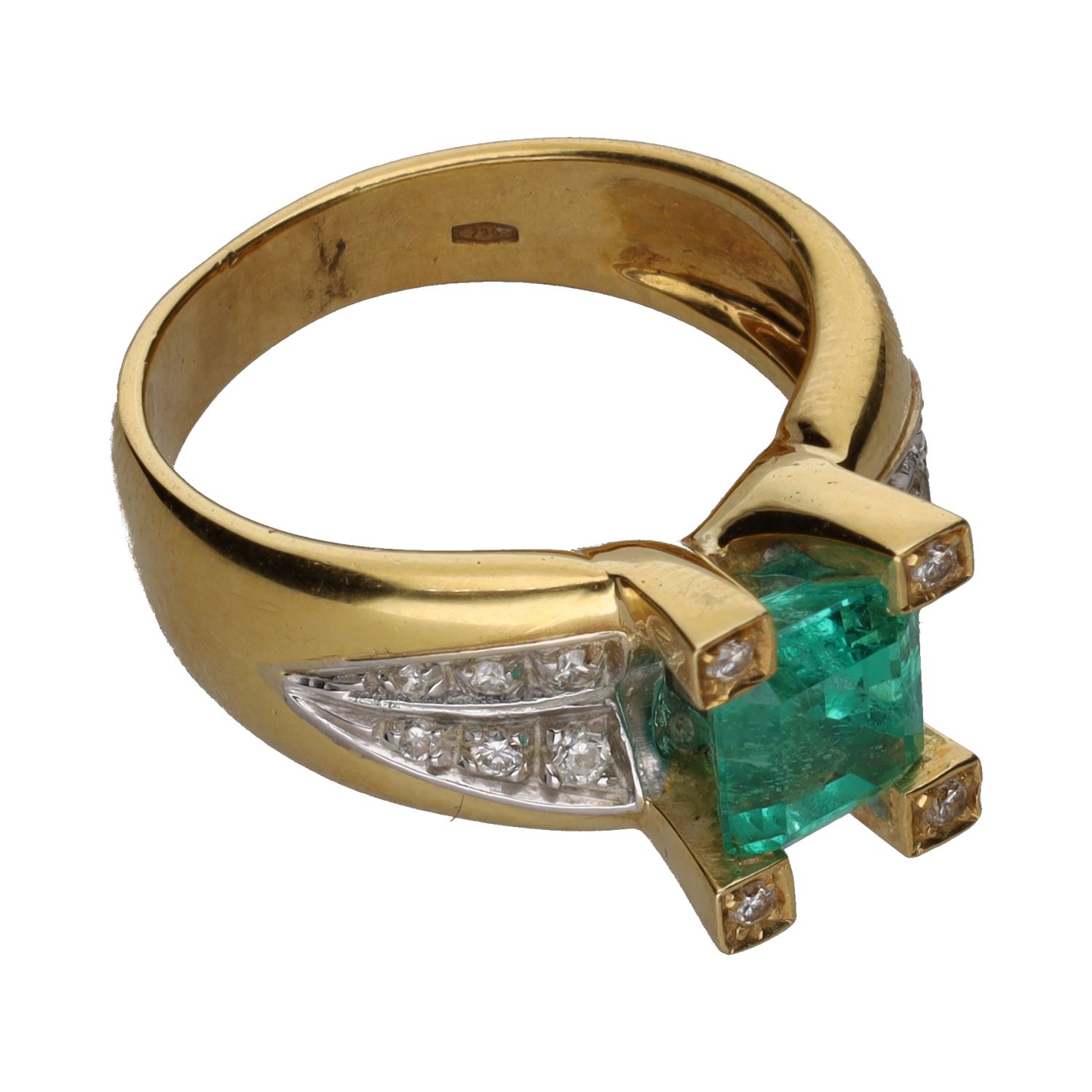 Sortija en oro amarillo con esmeralda y brillantes. Talla 15.