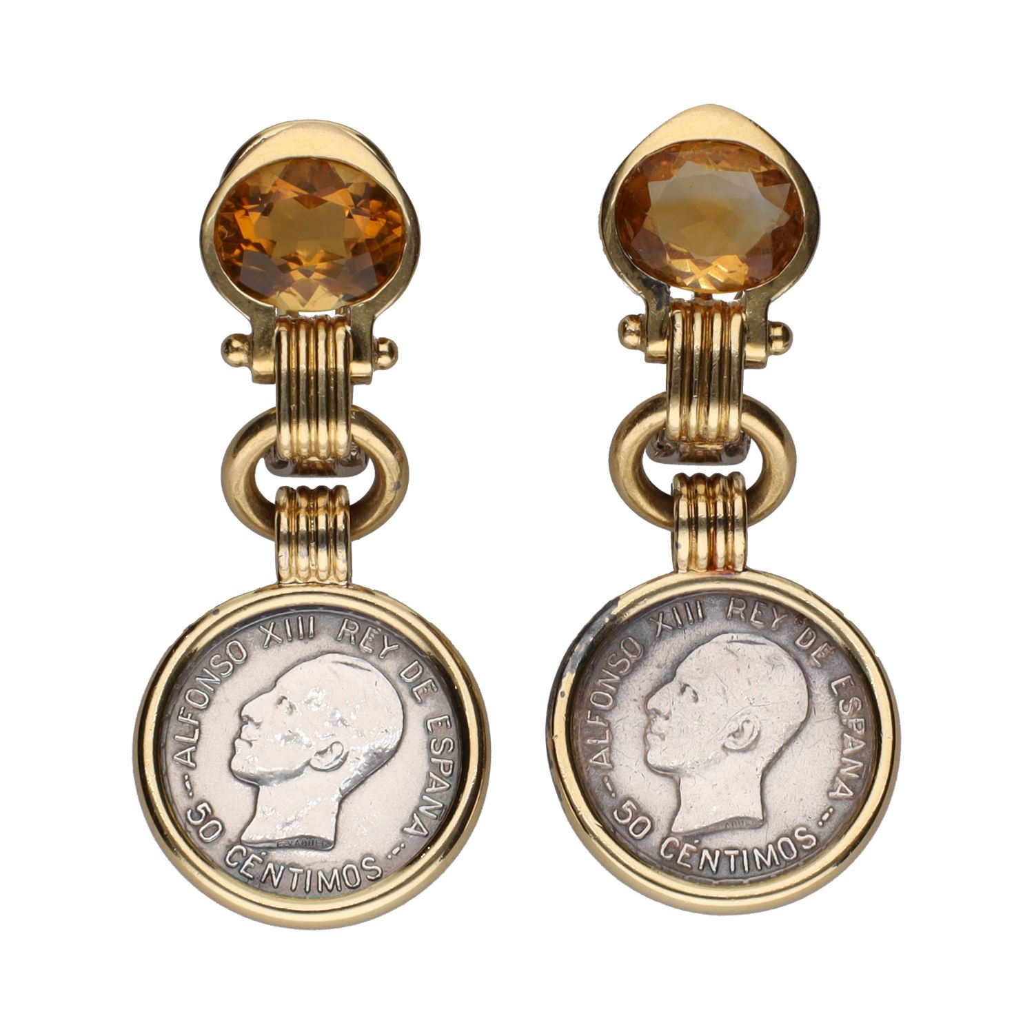 Pendientes realizados en oro amarillo con monedas y citrinos.