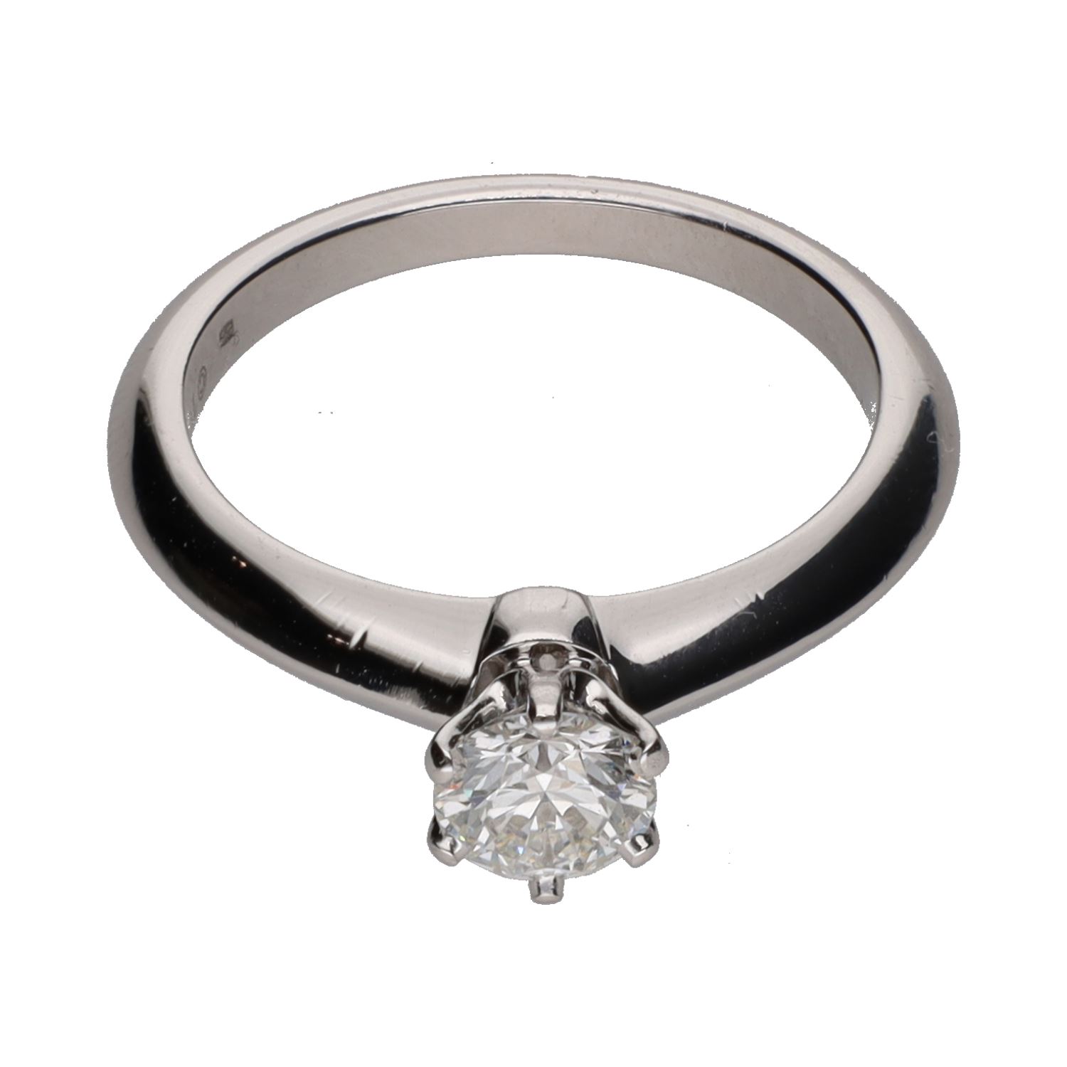 Sortija solitario en platino con un brillante 0,51ct. Talla 12.