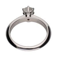 Sortija solitario en platino con un brillante 0,51ct. Talla 12.