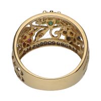 Sortija en oro amarillo con esmeraldas, rubíes, zafiros y brillantes. Talla 14.