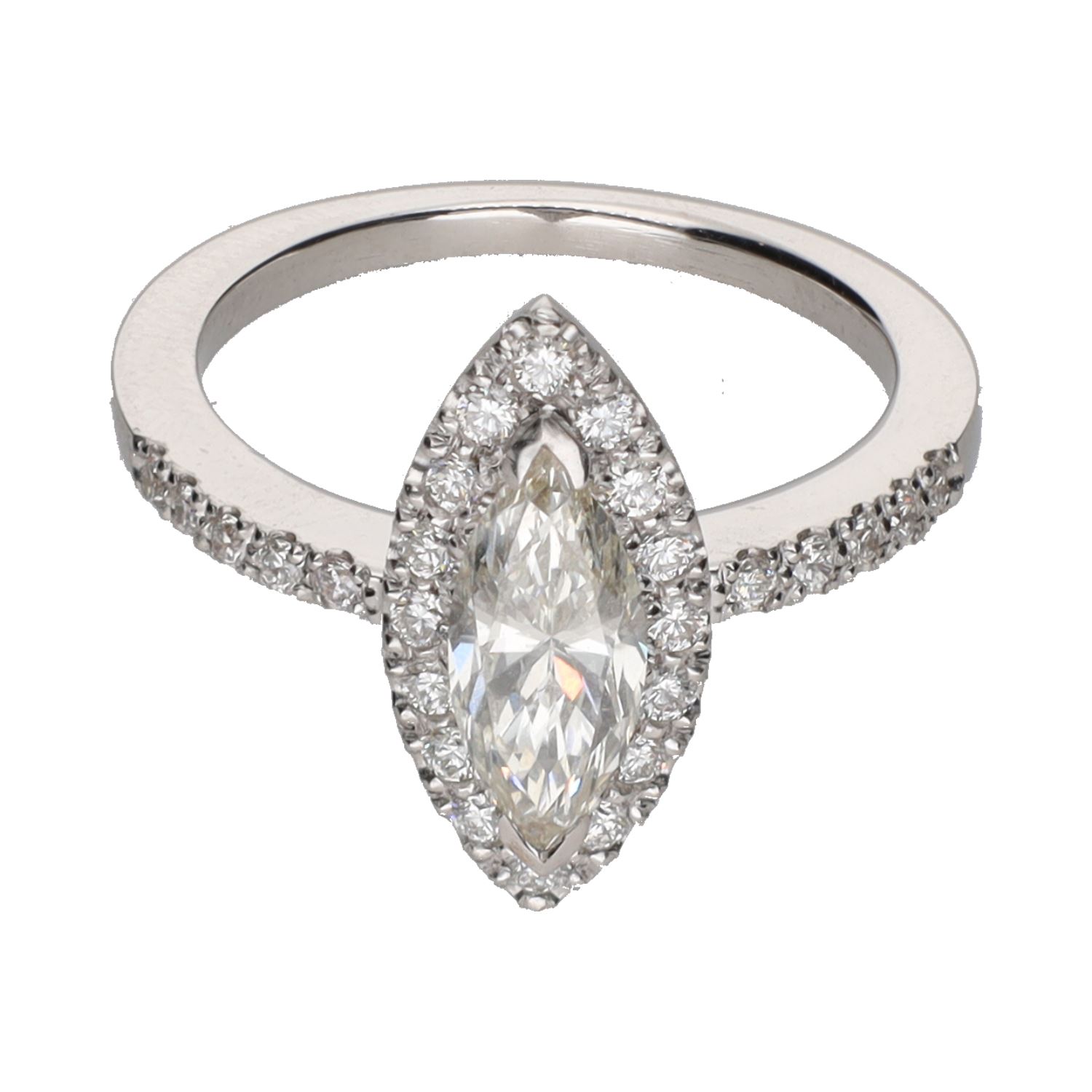 Sortija en oro blanco con diamante marquise. Talla 13.