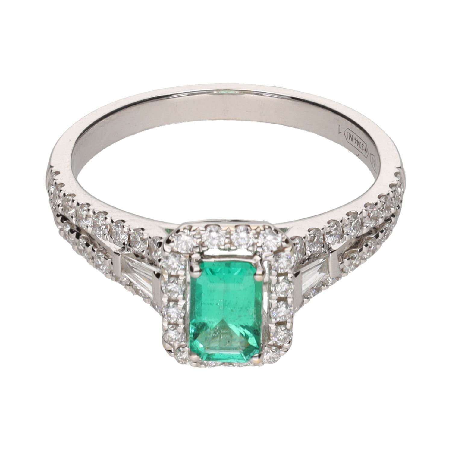 Sortija en oro blanco con esmeralda y brillantes. Talla 14.