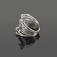 Sortija oro blanco y diamantes.