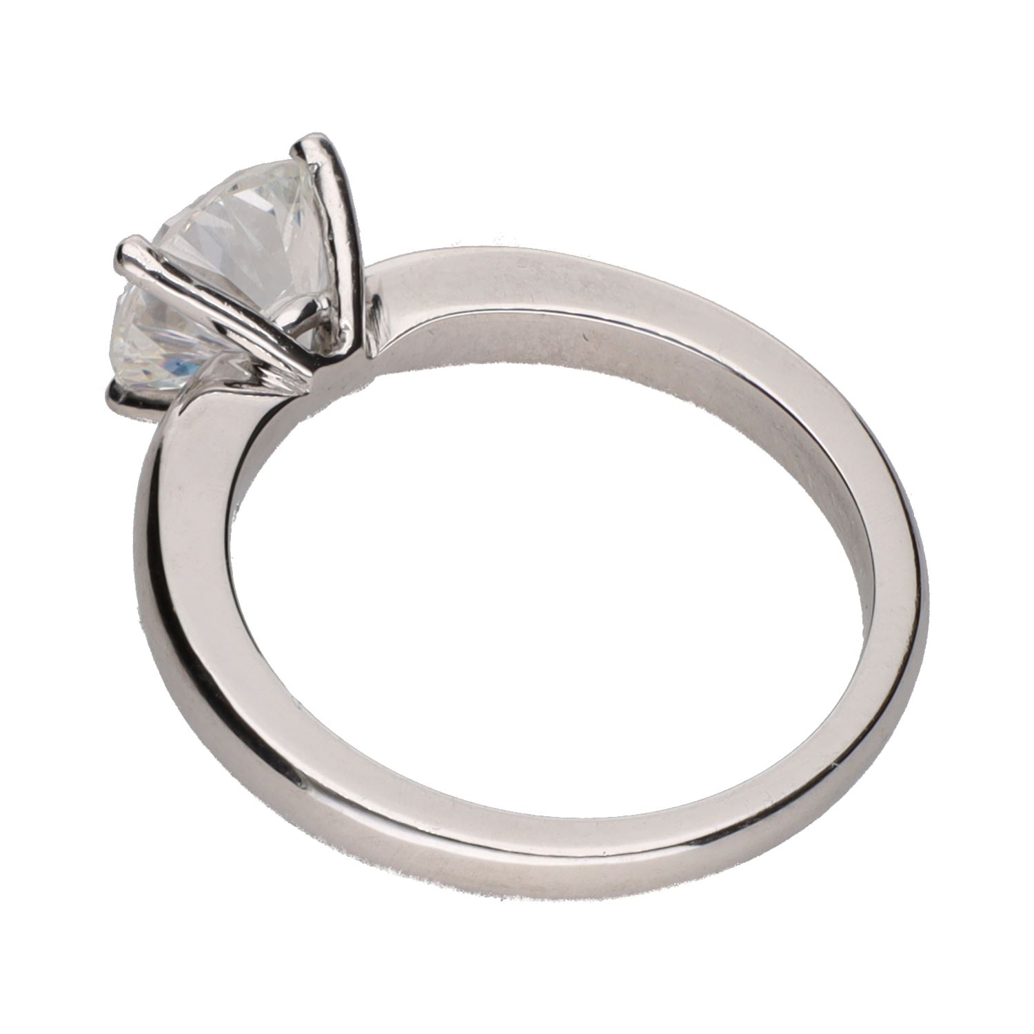 Solitario en oro blanco con un brillante 1,59ct . Talla 13.