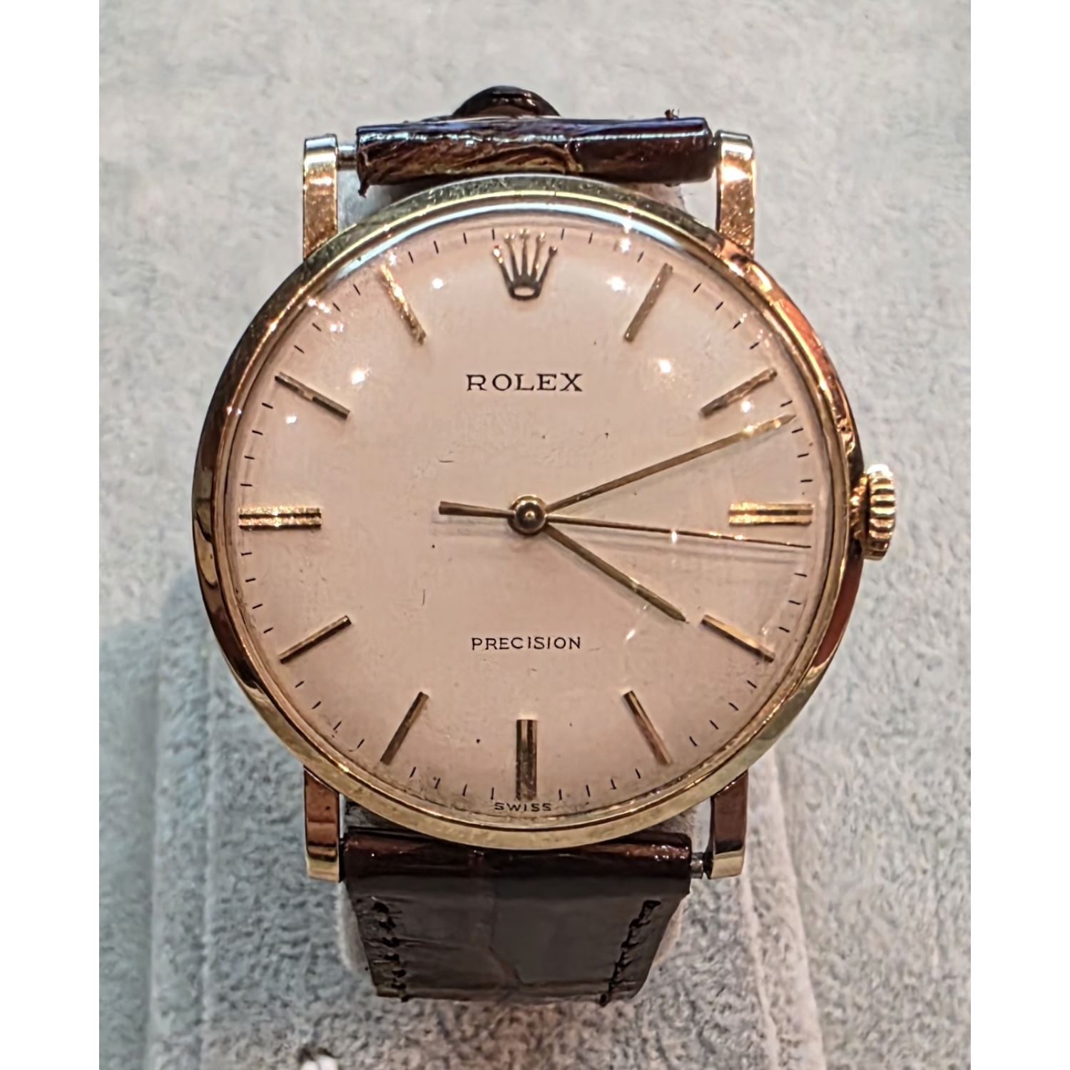 Precision oro amarillo cuerda manual 34mm.   