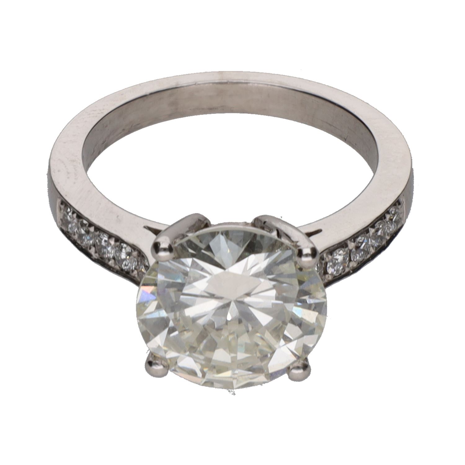 Solitario en platino con brillante central 3,43ct . Talla 12.