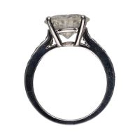 Solitario en platino con brillante central 3,43ct . Talla 12.