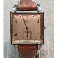 OMEGA<BR>VINTAGE CUADRADO ACERO CUERDA MANUAL. ...