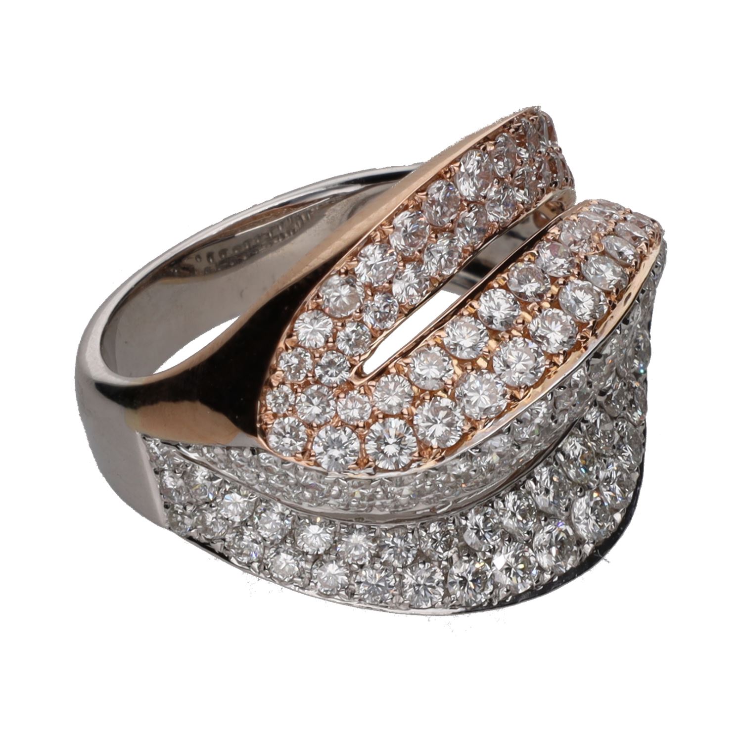 Sortija en oro blanco y oro amarillo con cuajado de brillantes. Talla 12.