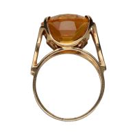 Sortija en oro amarillo con cuarzo. Talla 15.