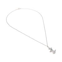 Collar tiffany & co. Realizado en oro blanco con colgante de perro en platino con esmeraldas y brillantes.