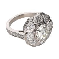 Sortija en platino con diamantes. Talla 13.