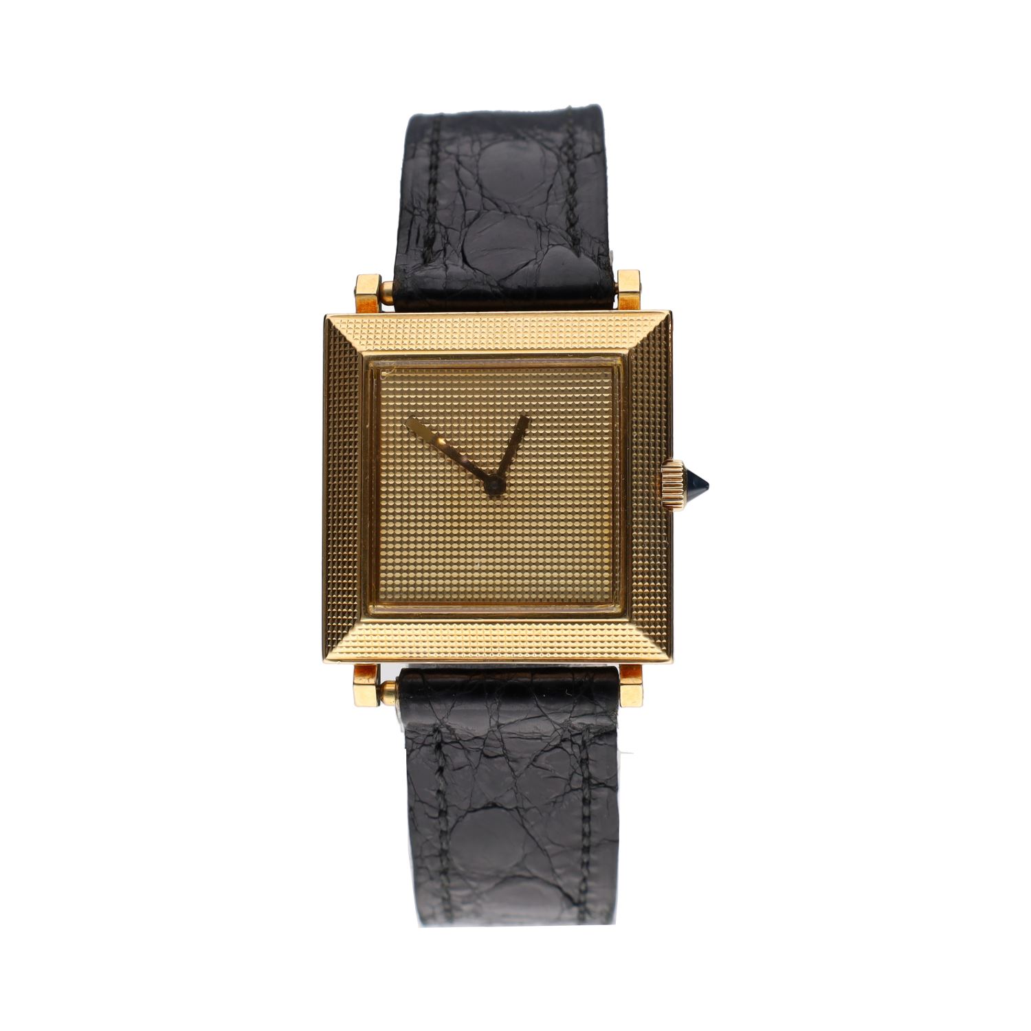 Carree cuadrado oro amarillo cuerda manual.  