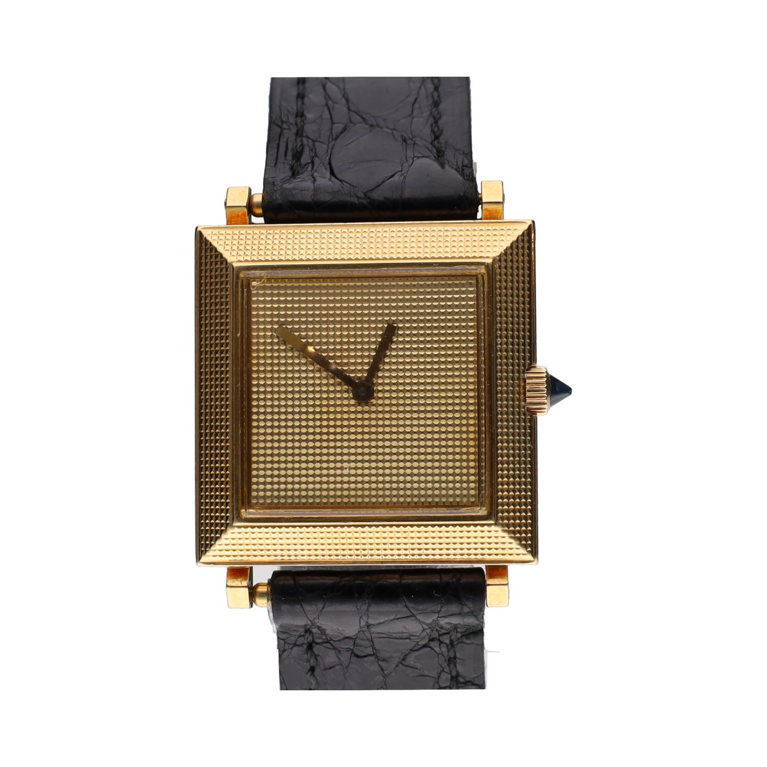 Carree cuadrado oro amarillo cuerda manual.  