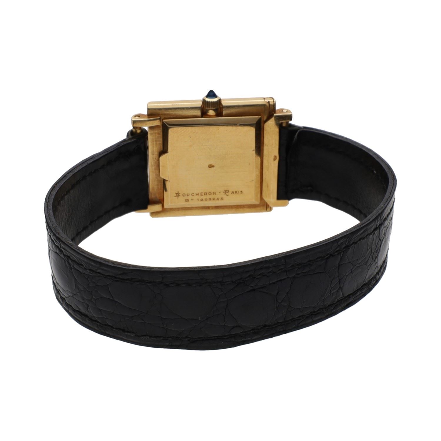 Carree cuadrado oro amarillo cuerda manual.  